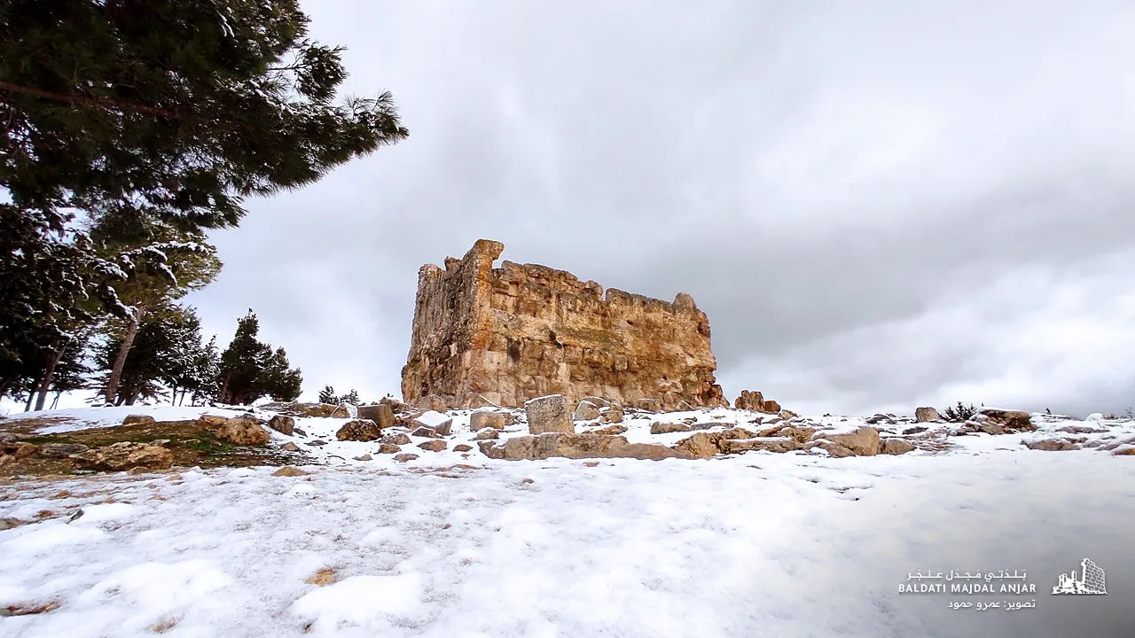 القلعة مغطاة بالثلج
